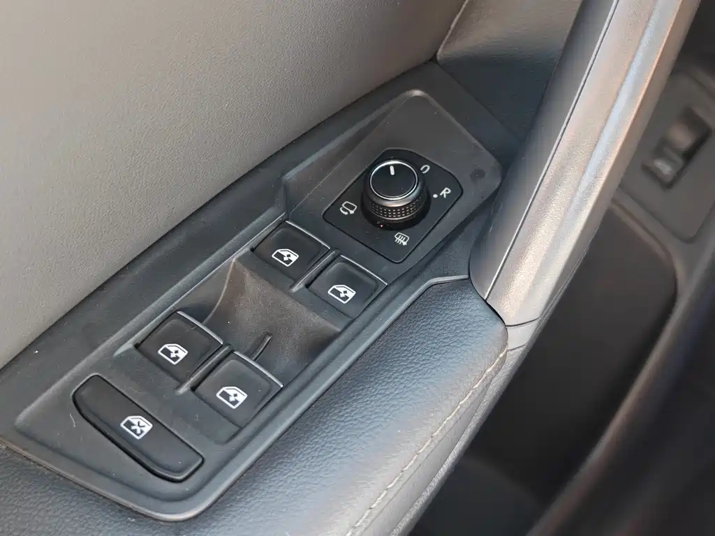 Volkswagen Tiguan L 2017 — фото 30