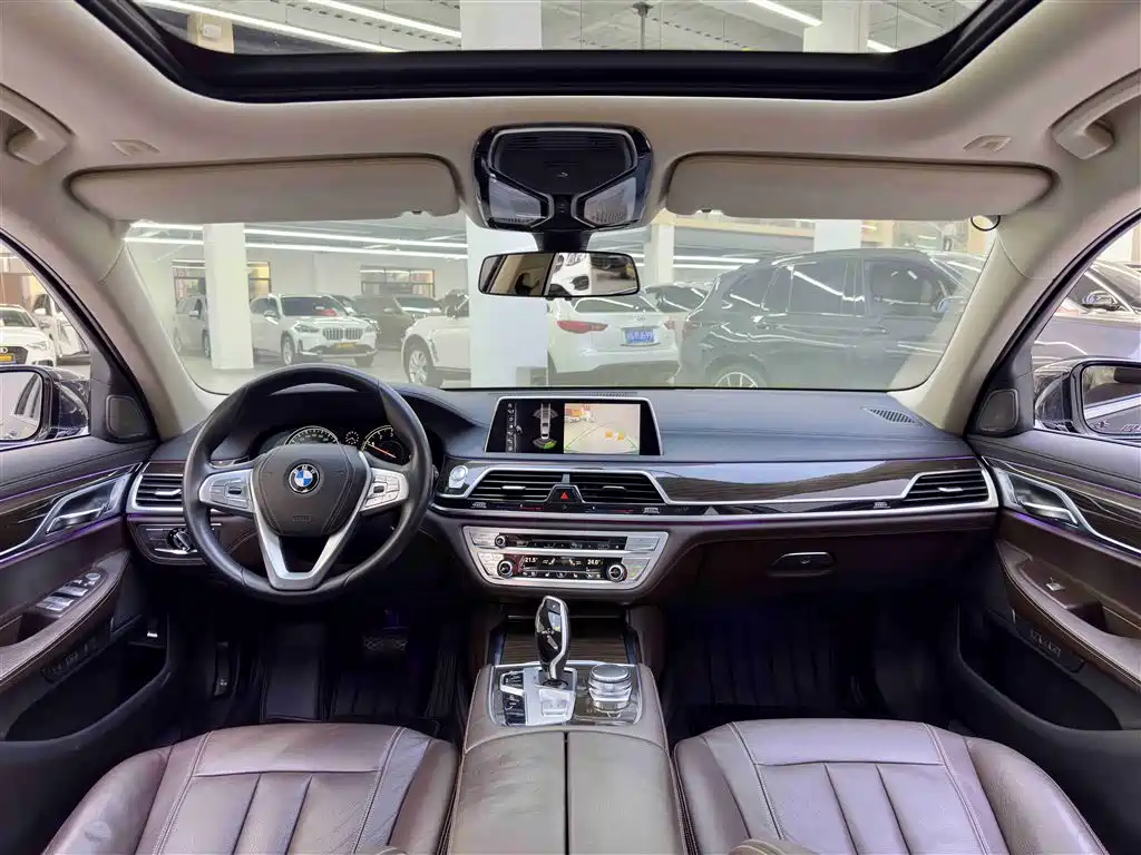 BMW 7 Series 2016 — фото 9