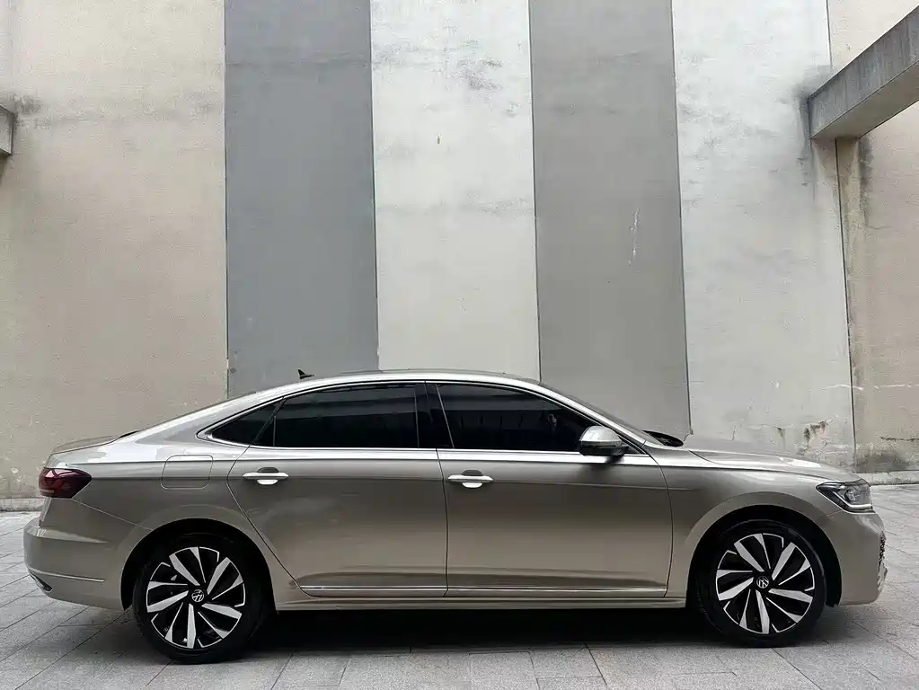 Volkswagen Passat 2022