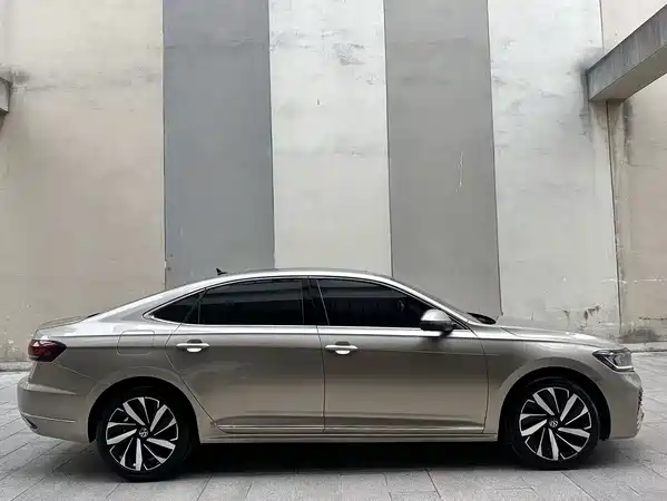 Volkswagen Passat 2022