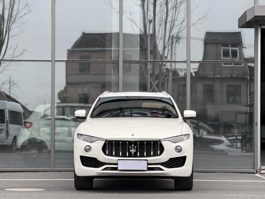 Maserati Levante 2023 — фото 2