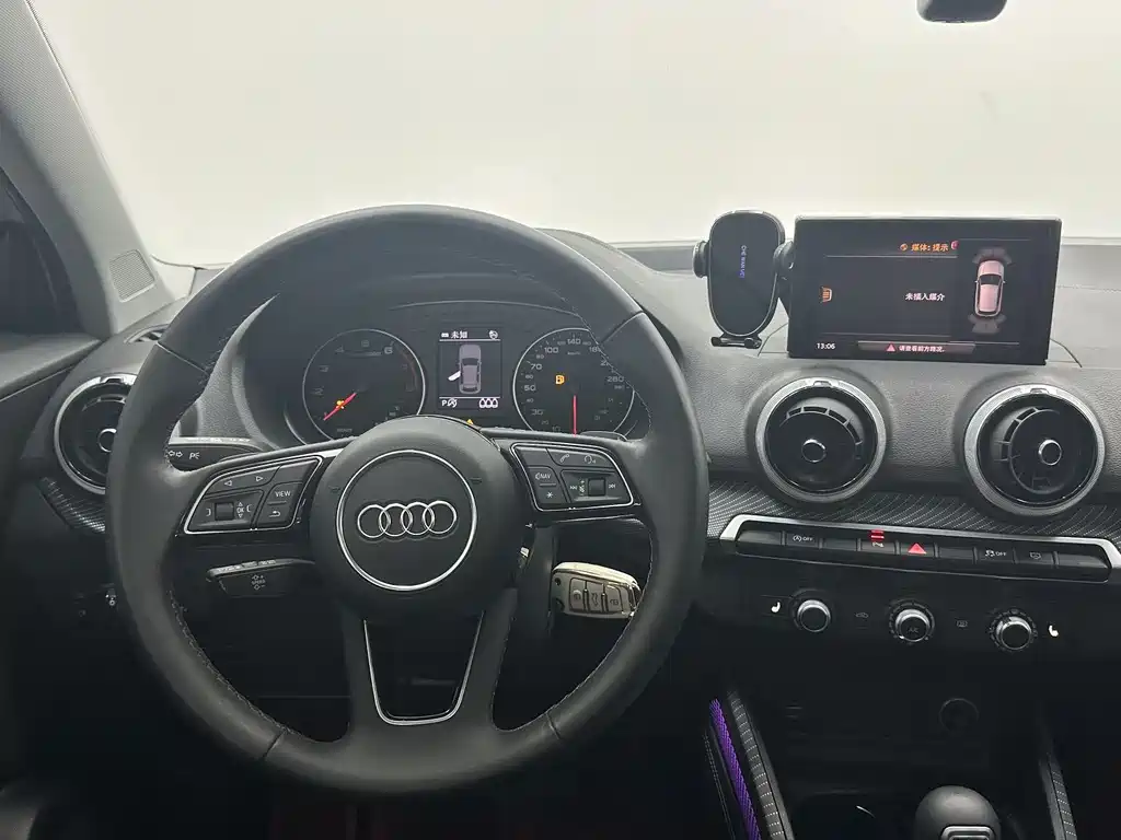 Audi Q2L 2023 — фото 11