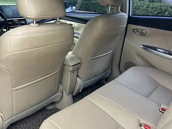 Toyota Yaris L 2015