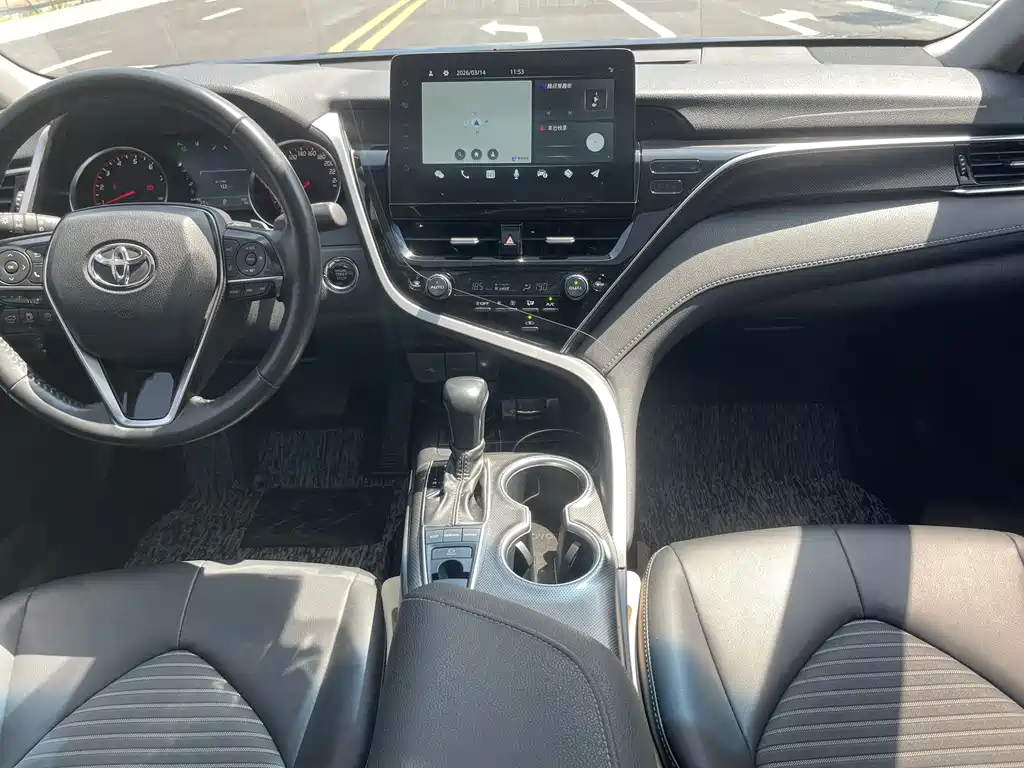 Toyota Camry 2023 — фото 7