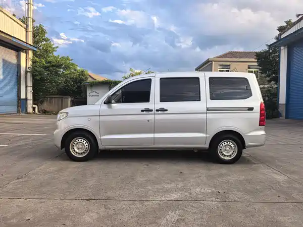 Wuling Hongguang V 2022
