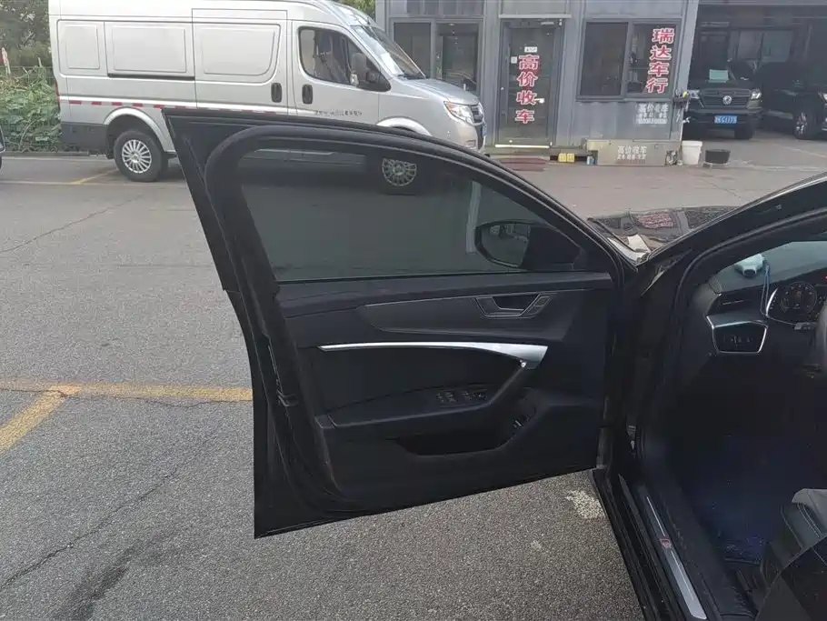 Audi A6L 2023