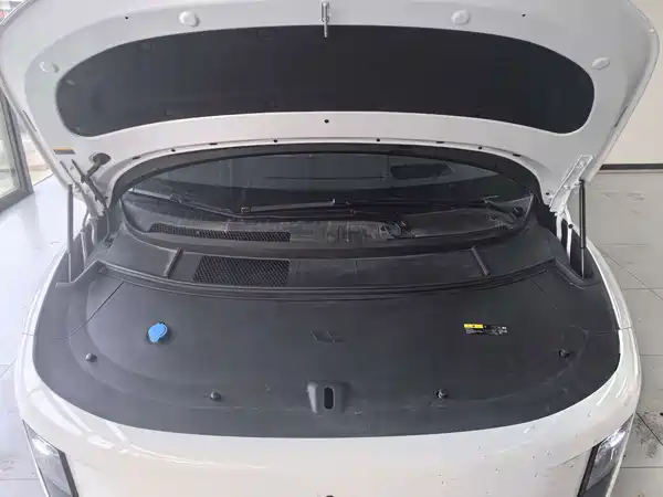 Li Auto i8 2025