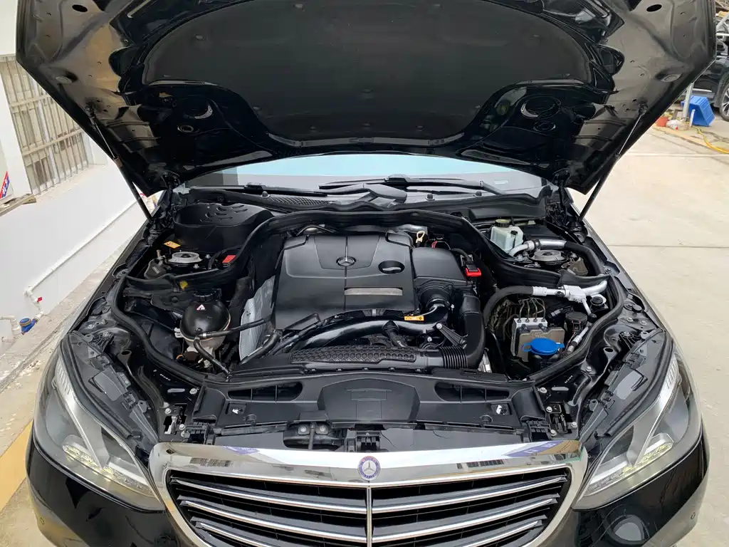 Mercedes-Benz E-Class 2014 — фото 10