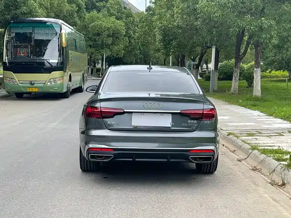 Audi A4L 2021