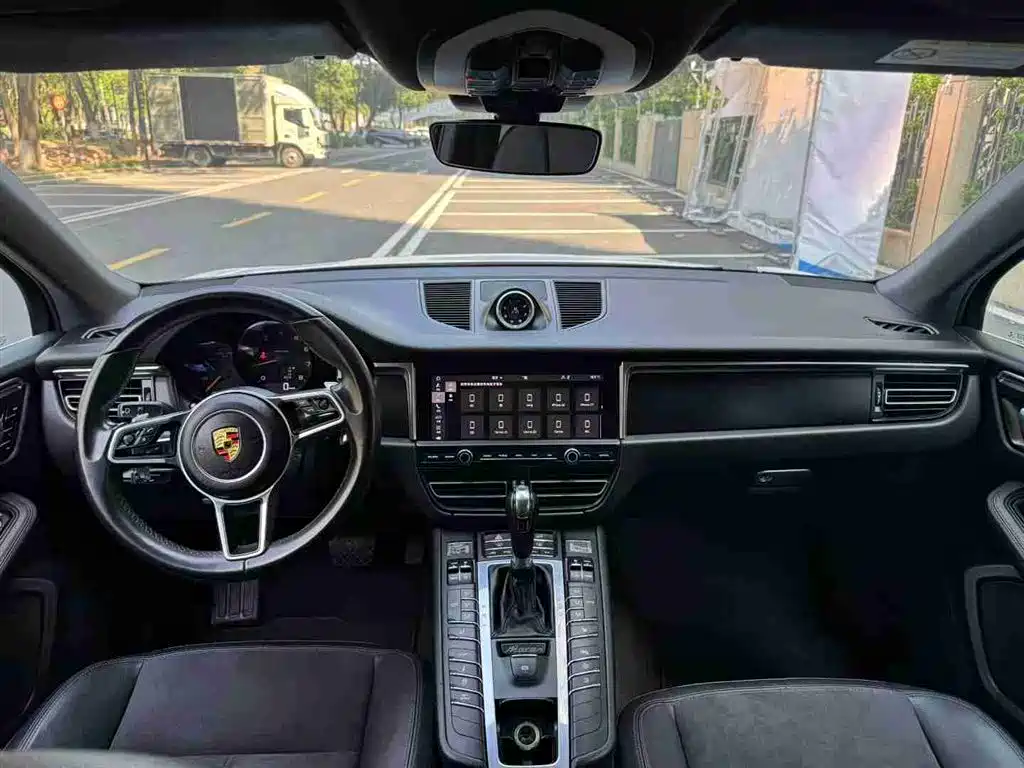 Porsche Macan 2019 — фото 6