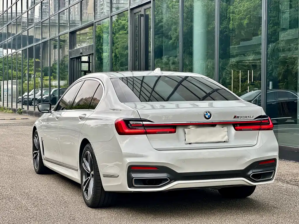 BMW 7 Series 2020 — фото 11