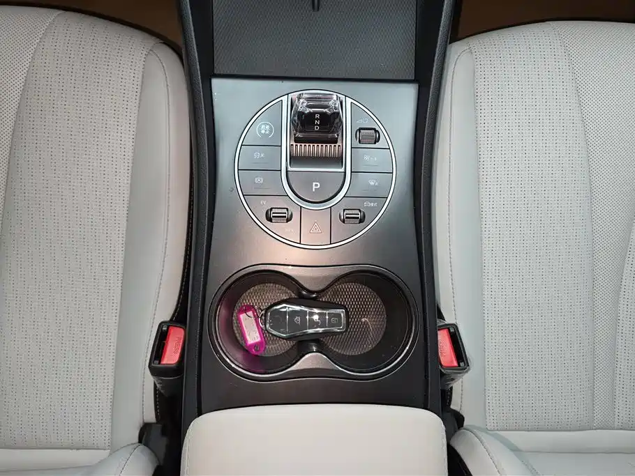 BYD Seal 05 DM-i 2025 — фото 16