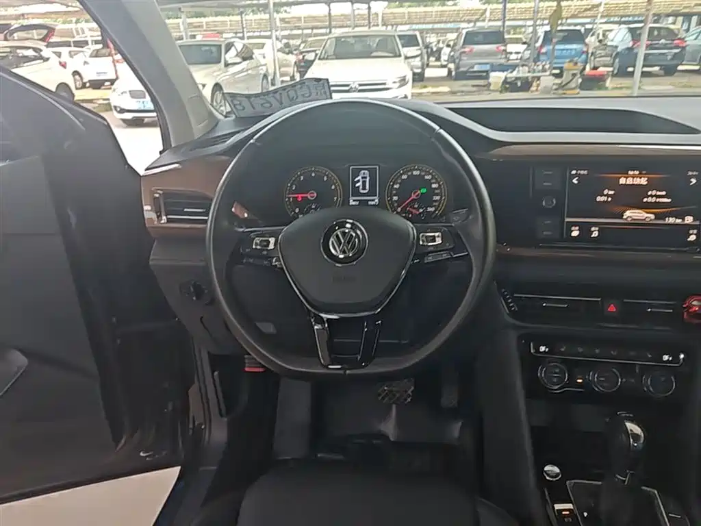 Volkswagen Tharu 2018 — фото 11