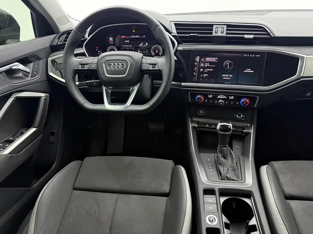 Audi Q3 2023 — фото 13