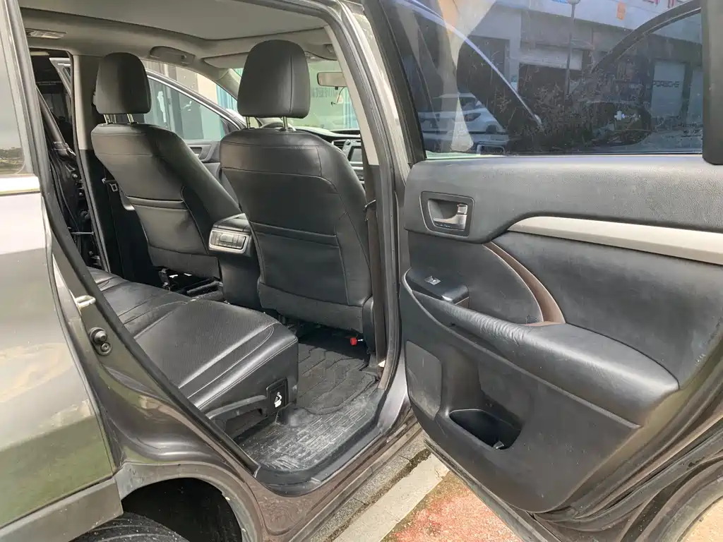 Toyota Highlander 2015 — фото 11