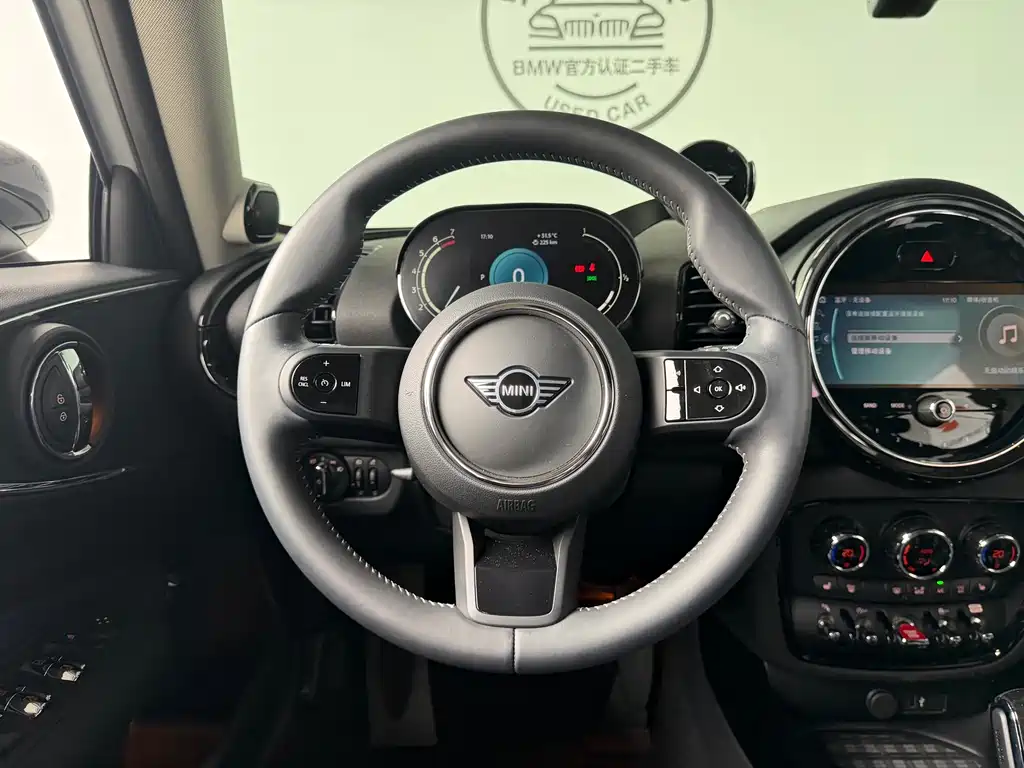 MINI Clubman 2023 — фото 11