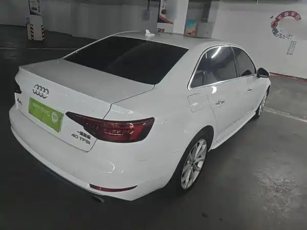 Audi A4L 2018