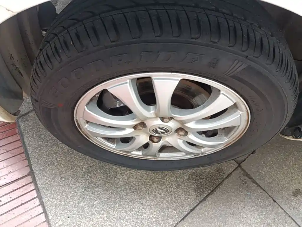 Changan Yuexiang V3 2018 — фото 23