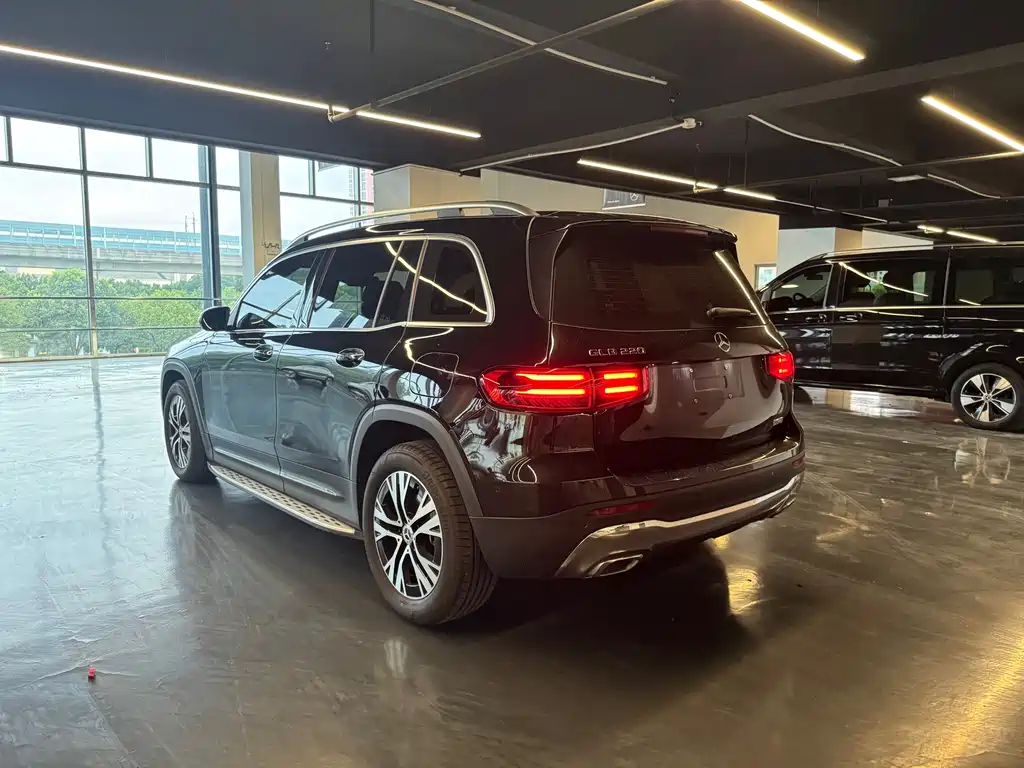 Mercedes-Benz GLB 2024