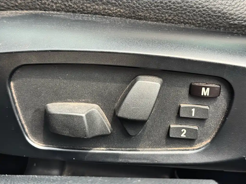 BMW 3 Series 2012 — фото 18