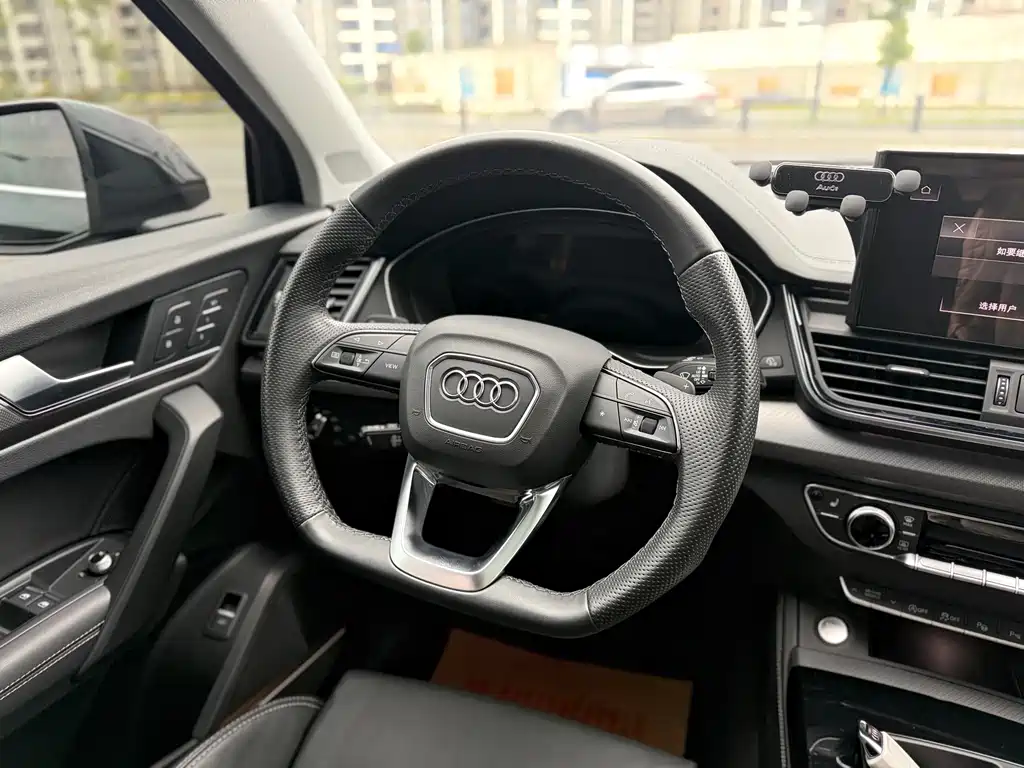 Audi Q5L 2023 — фото 13