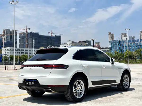 Porsche Macan 2021
