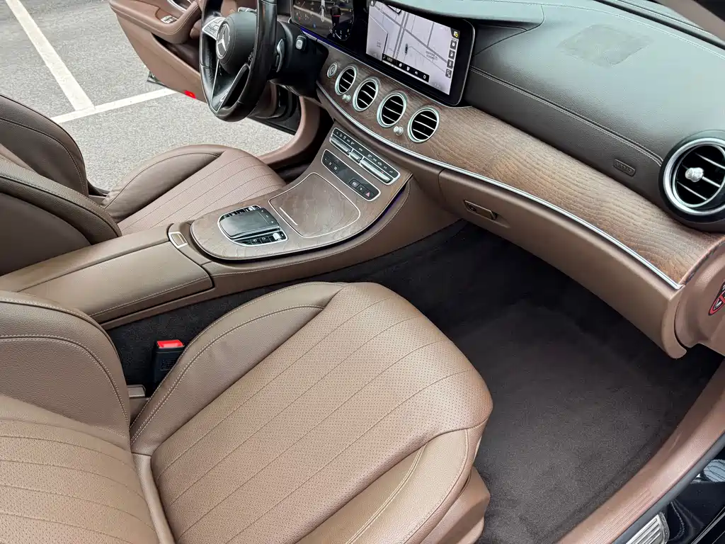 Mercedes-Benz E-Class 2023 — фото 14