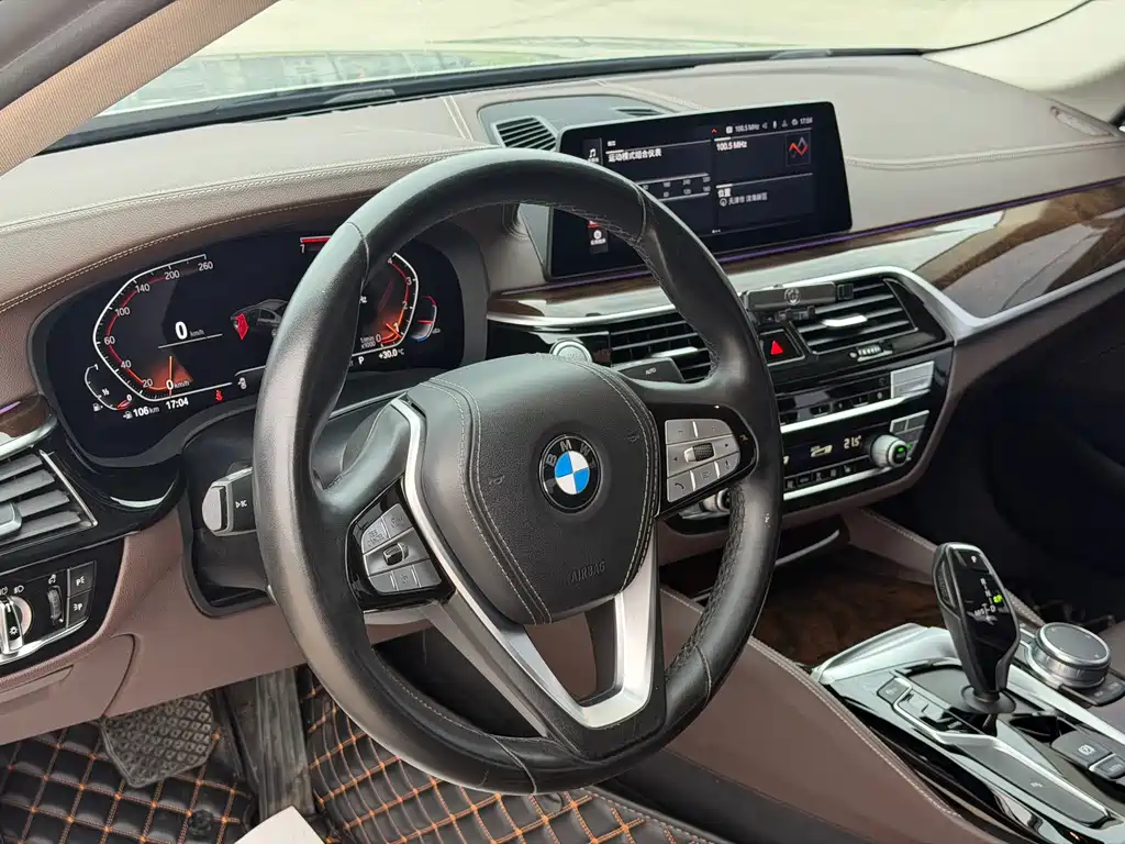 BMW 5 Series 2020 — фото 8