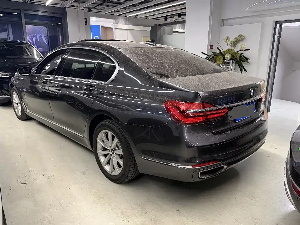 BMW 7 Series 2017 — фото 2