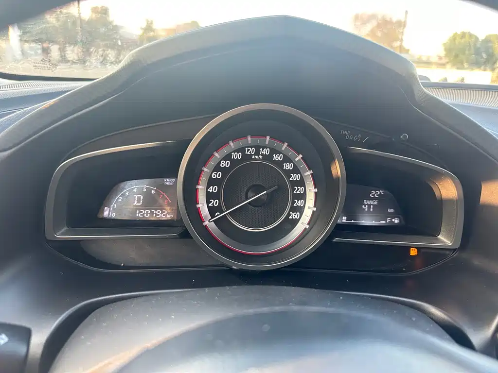 Mazda 3 Axela 2016 — фото 12