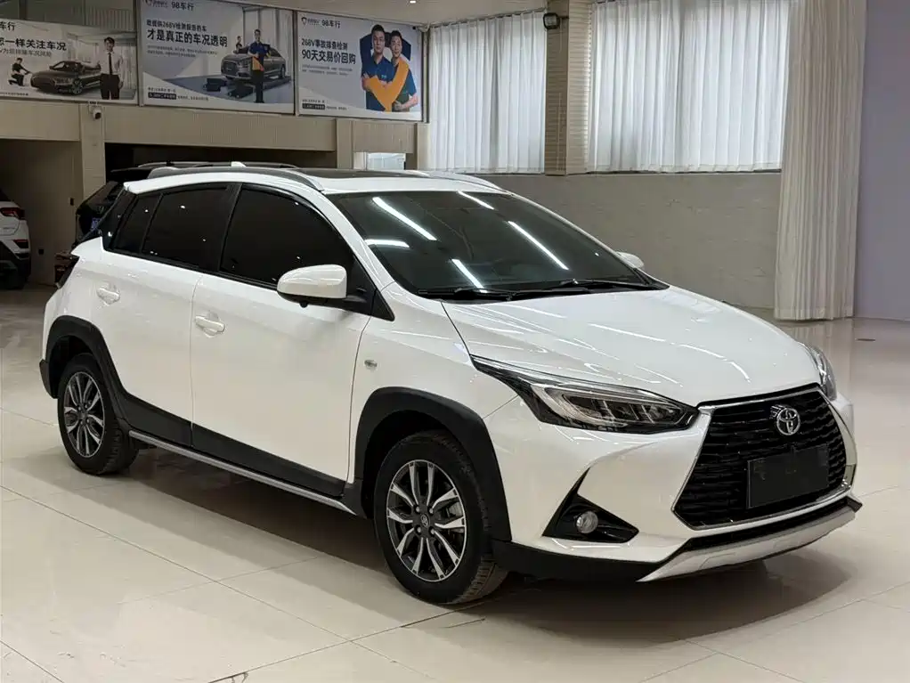 Toyota Yaris L 2022