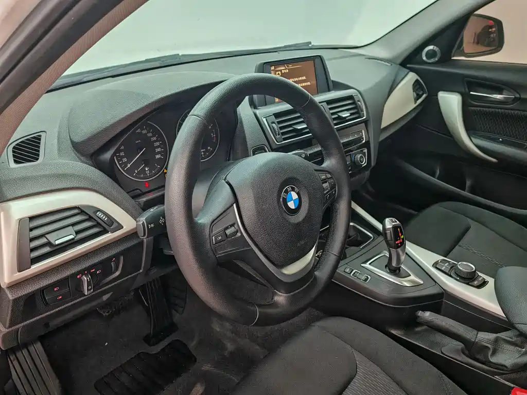 BMW 1 Series 2016 — фото 10