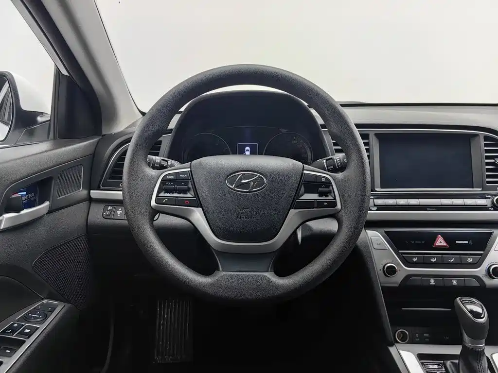 Hyundai Celesta 2017 — фото 11