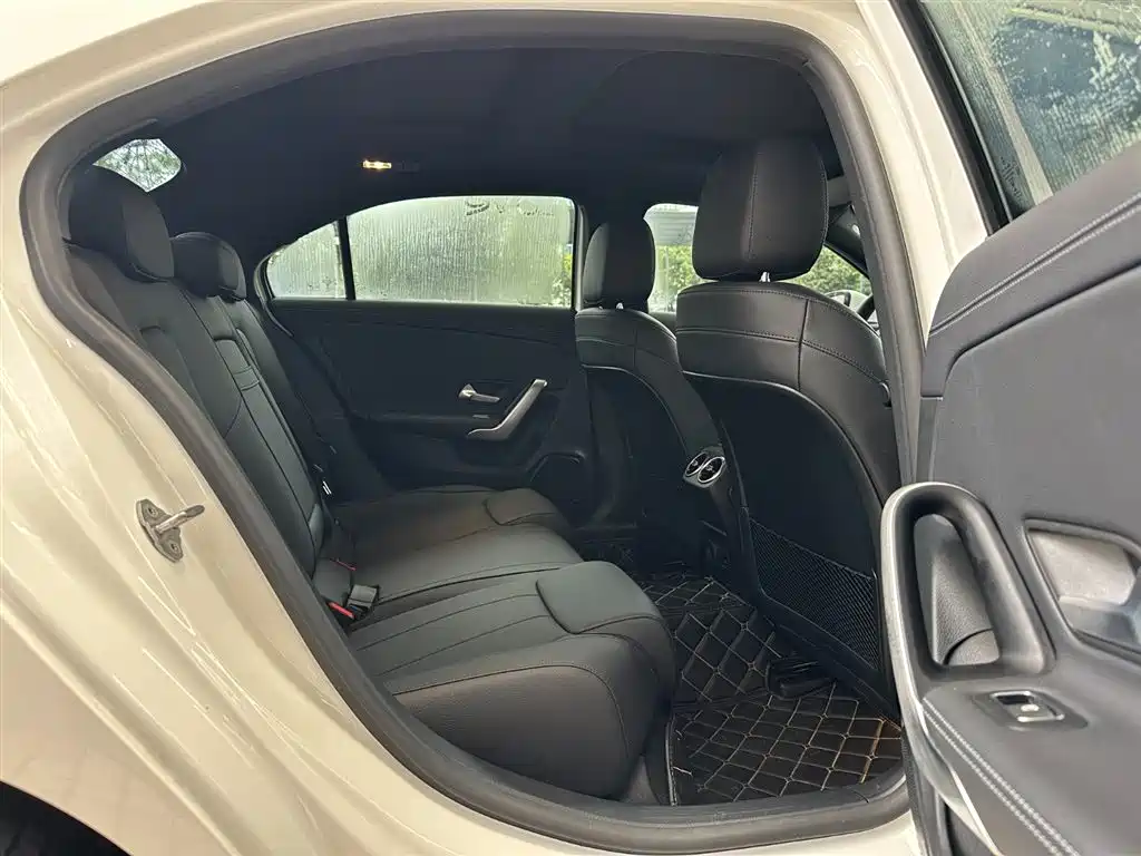 Mercedes-Benz A-Class 2021 — фото 23