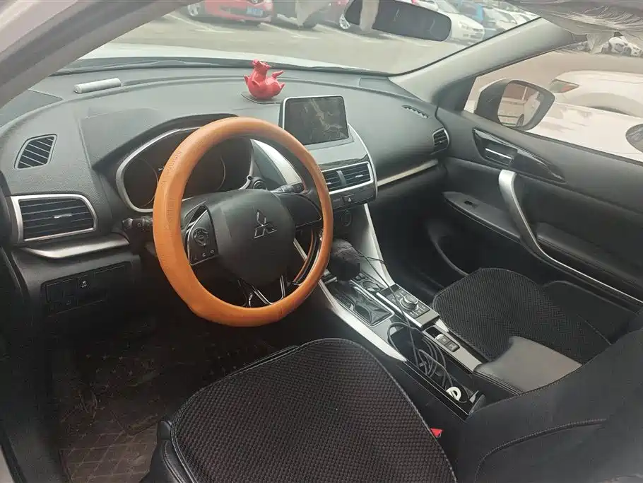 Mitsubishi Eclipse Cross 2019 — фото 12