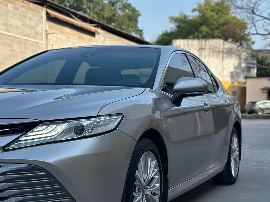 Toyota Camry 2020 — фото 24
