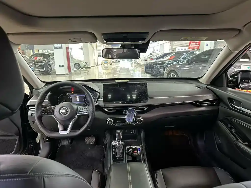 Nissan Teana 2023