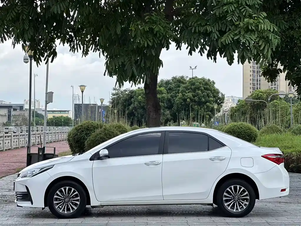 Toyota Corolla 2019 — фото 14