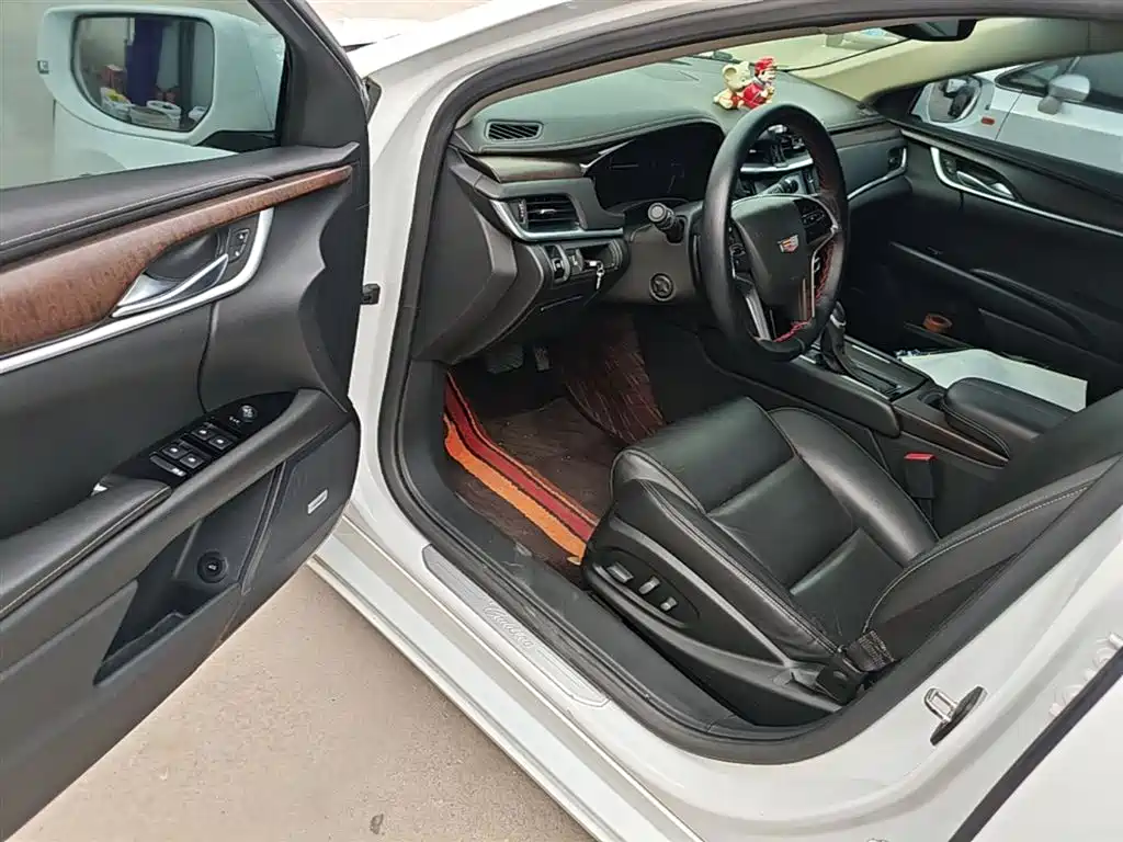 Cadillac XTS 2018 — фото 16