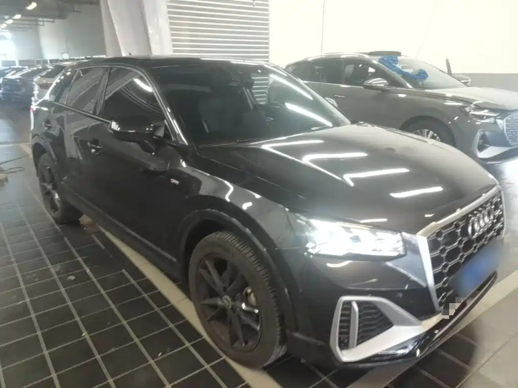 Audi Q2L 2023