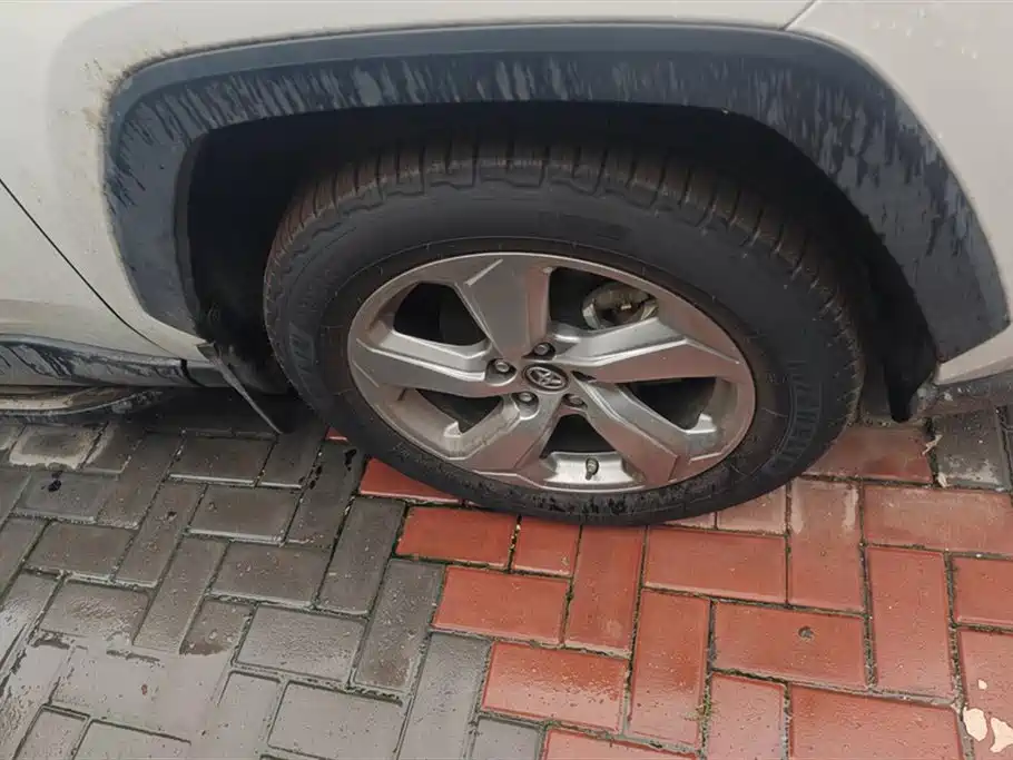 Toyota RAV4 2021