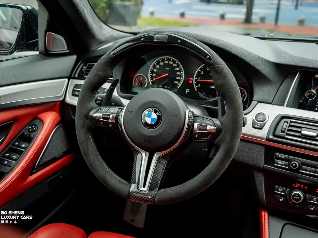 BMW M5 2017 — фото 32