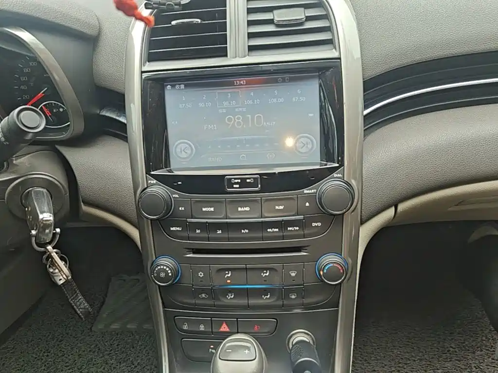 Chevrolet Malibu 2015 — фото 13