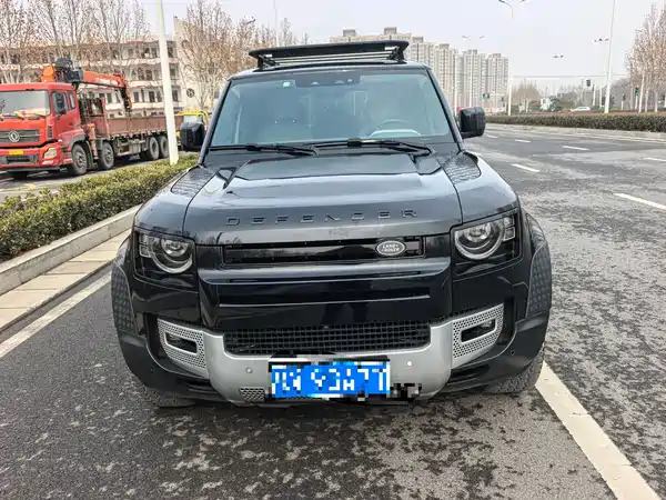Land Rover Defender 2021