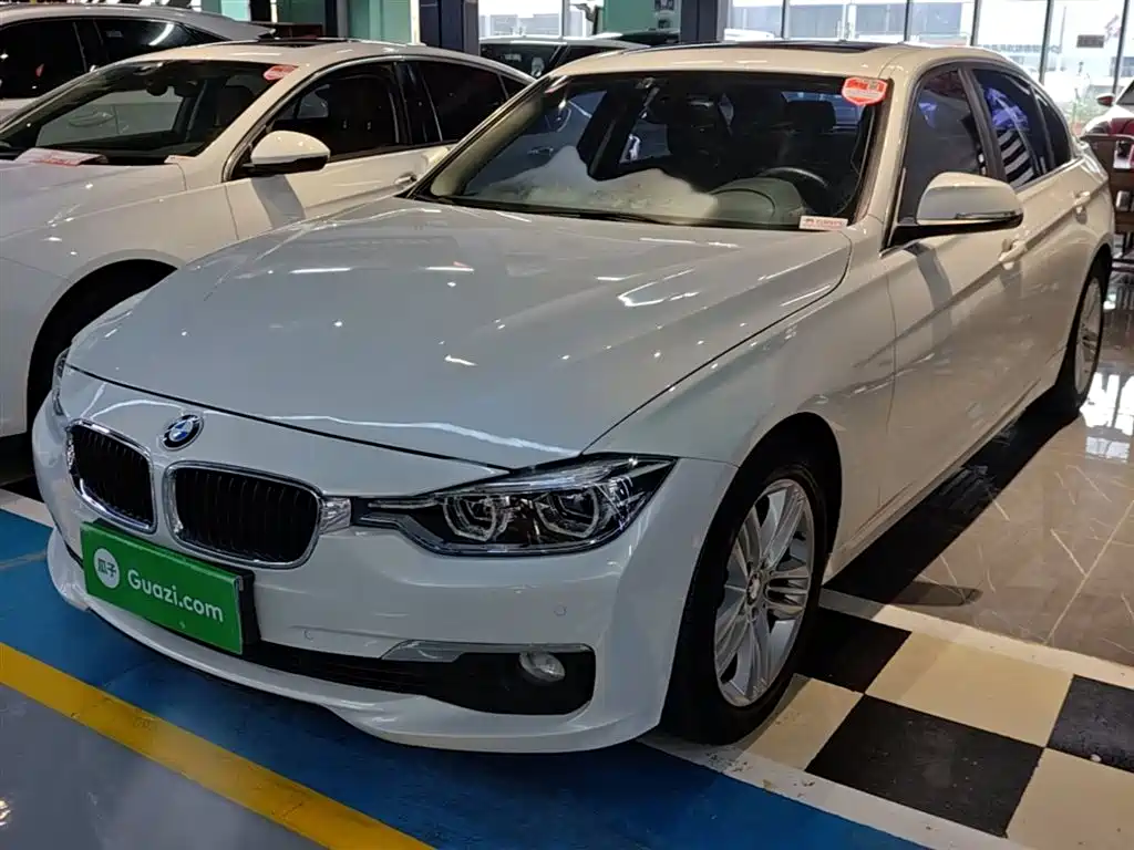 BMW 3 Series 2017 — фото 1