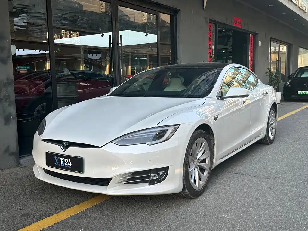 Tesla Model S 2018 — фото 1