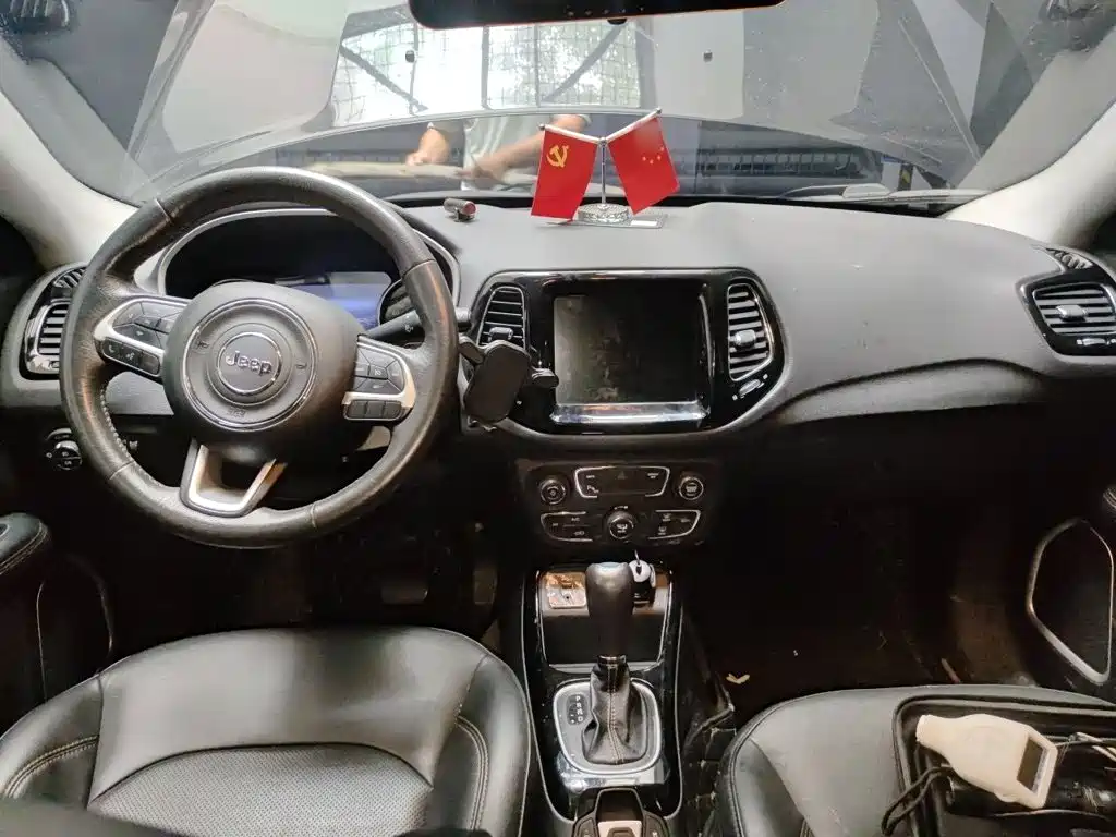 Jeep Compass 2020 — фото 13