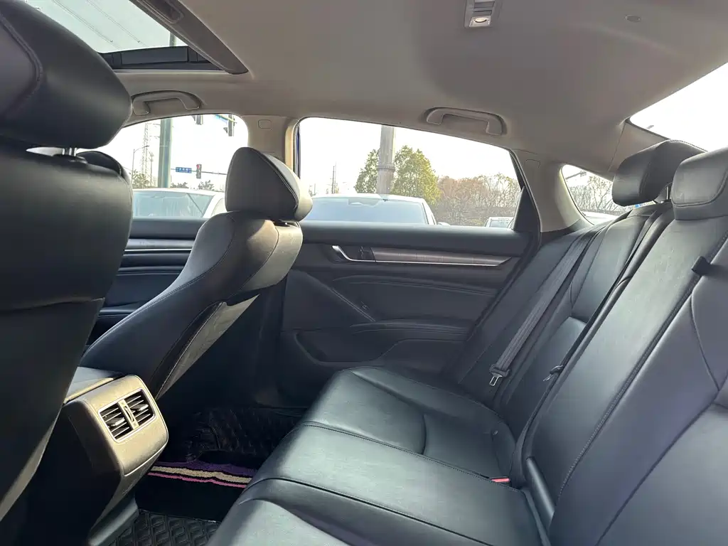 Honda Accord 2019 — фото 13