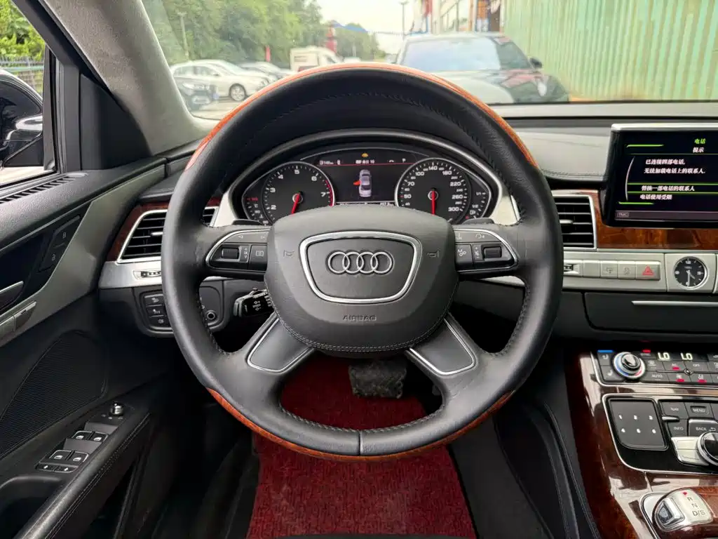 Audi A8 2011