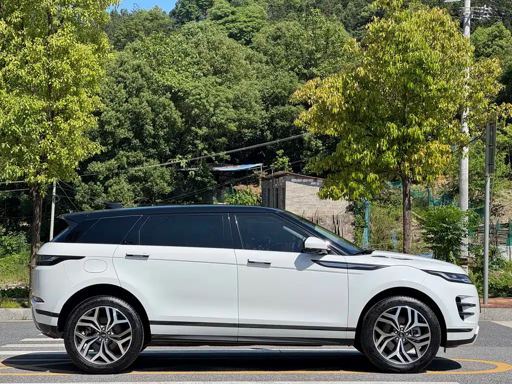 Land Rover Evoque 2023 — фото 7